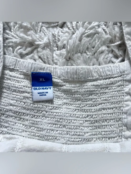 Old Navy Floral Embroidered Top - Picture 3 of 8